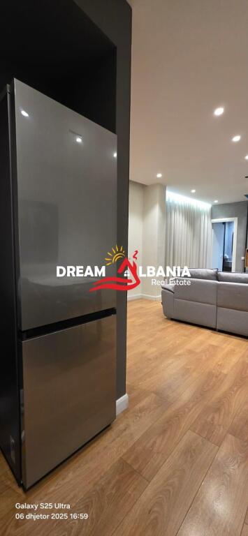 Jepet me qera Duplex dhe 2 post parkimi ne rrugen e Barrikadave prane Qendres ne Tirane (ID 42211370)