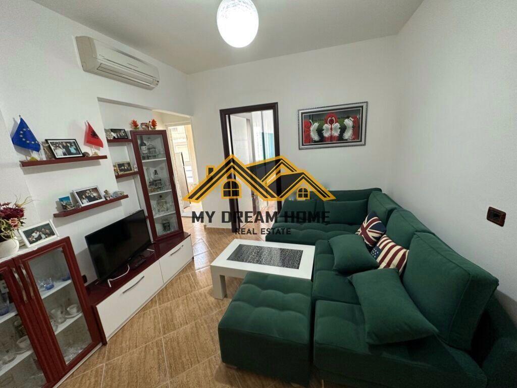 SHITET APARTAMENT 1+1 NE DURRES PRANE UJSJELLES KANALIZIME!