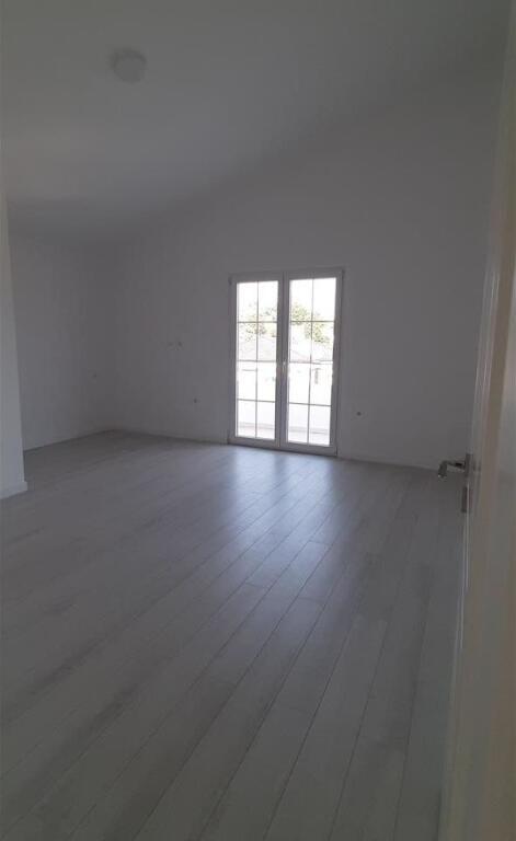 VILE PRIVATE ME QERA 3 KATESHE TEG 2000 EURO