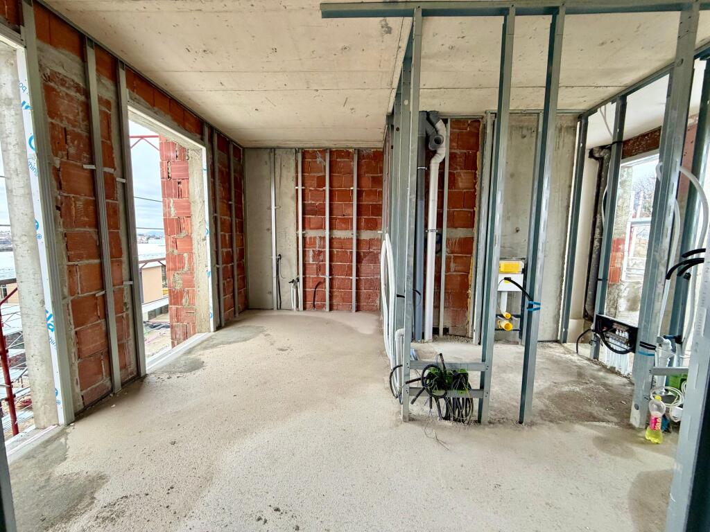 Shitet apartament 1+1 ne Farke