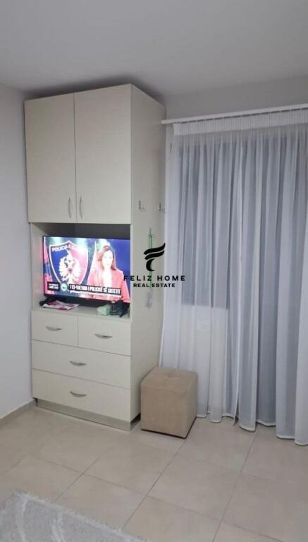 GARSONIERE ME QERA 21 DHJETORI 350 EURO