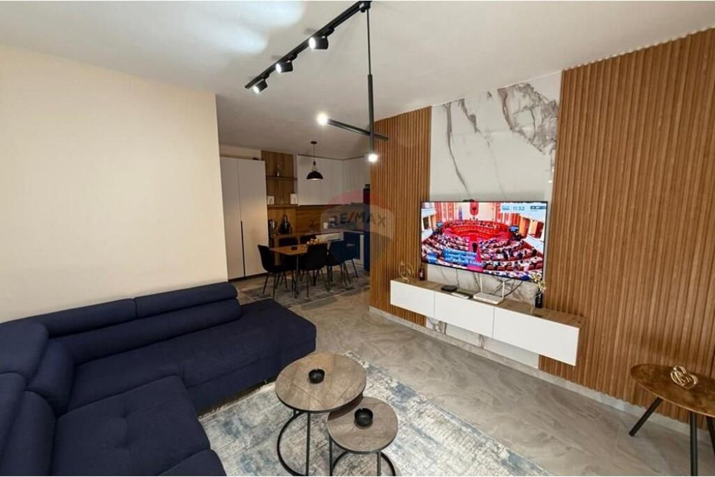 Shitet Apartament 2+1, Kompleksi Tom Doshi!