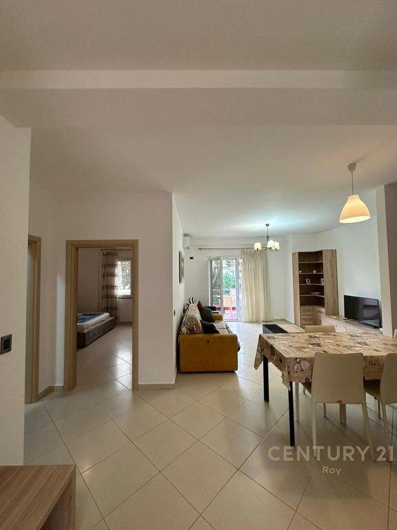 SHITET APARTAMENT 1+1 NE GOLEM 50 METRA NGA DETI!!