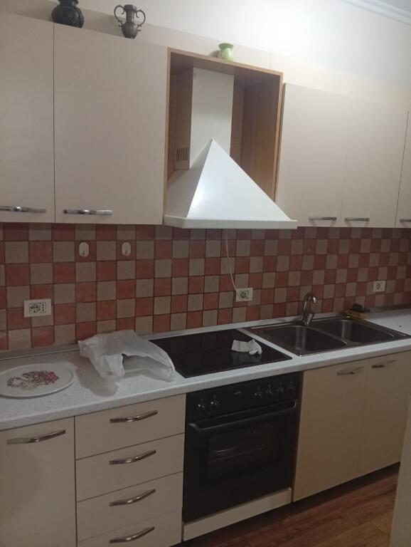 🏠 Jepet me Qera Apartament 2+1 tek Pazari i Ri