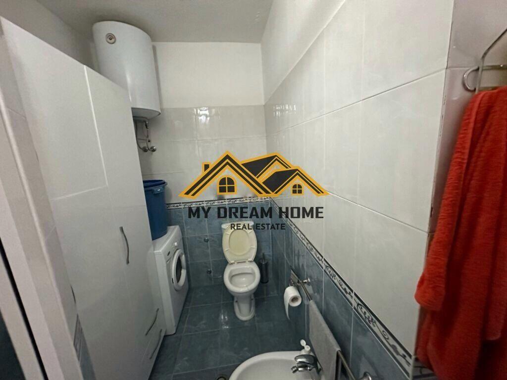 SHITET APARTAMENT 1+1 NE DURRES PRANE UJSJELLES KANALIZIME!