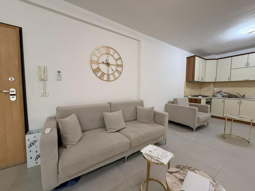 Jepet apartament me qira – zona Ish Ekspozita