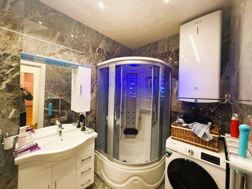 PREMIUM 1+1 APARTMENT FOR SALE IN THE HEART OF TIRANA NEAR THE NEW MARKET!