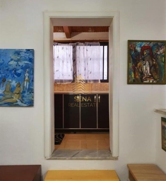 Shitet, Apartament 2+1+Verand+Depo, Xhamia e Tabakeve, 140,000 Euro