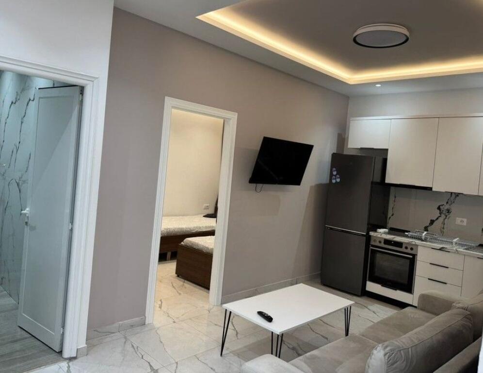 Qera, Apartament 1+1 ,Rruga 5 Maji , Tirane.