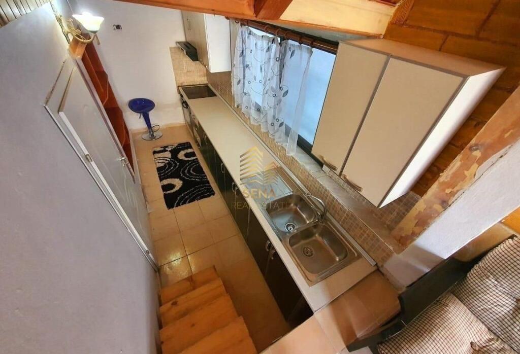 Shitet, Apartament 2+1+Verand+Depo, Xhamia e Tabakeve, 140,000 Euro