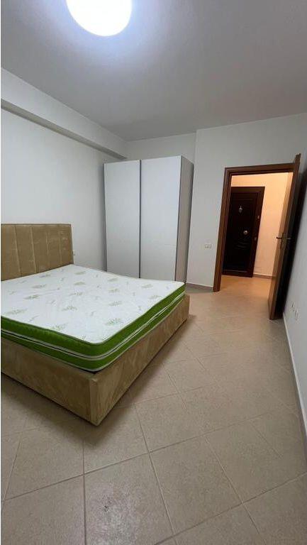 Shitet Apartament 2+1 ne Shkoze 92 m² + Verandë 40 m²!