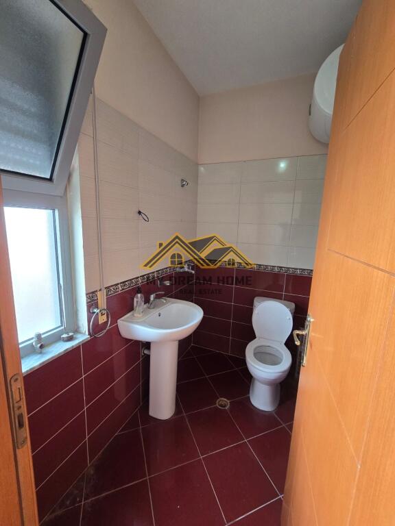 APARTAMENT 2+1+2 PRANE QENDRES PER SHITJE !