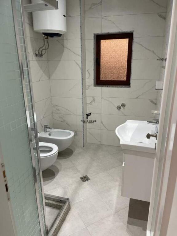 APARTAMENT ME QERA 3+1+2 QYTET STUDENTI 70.000 LEKE