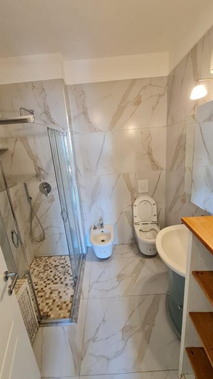 Apartment for rent – Bllok, Brigata VIII Street