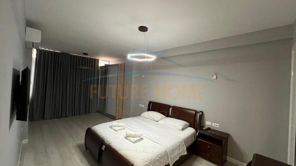 Shitet, Apartament 2+1+2, Rruga e Barrikadave, Tirane