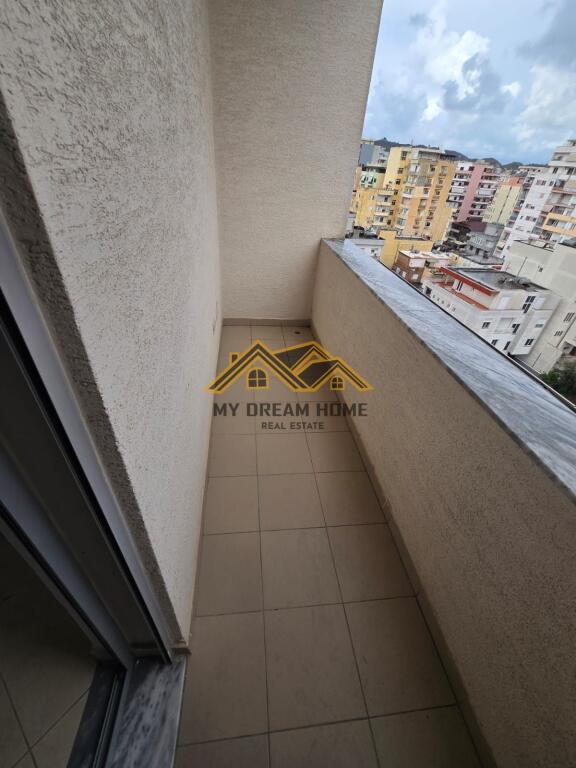 APARTAMENT 2+1+2 PRANE QENDRES PER SHITJE !