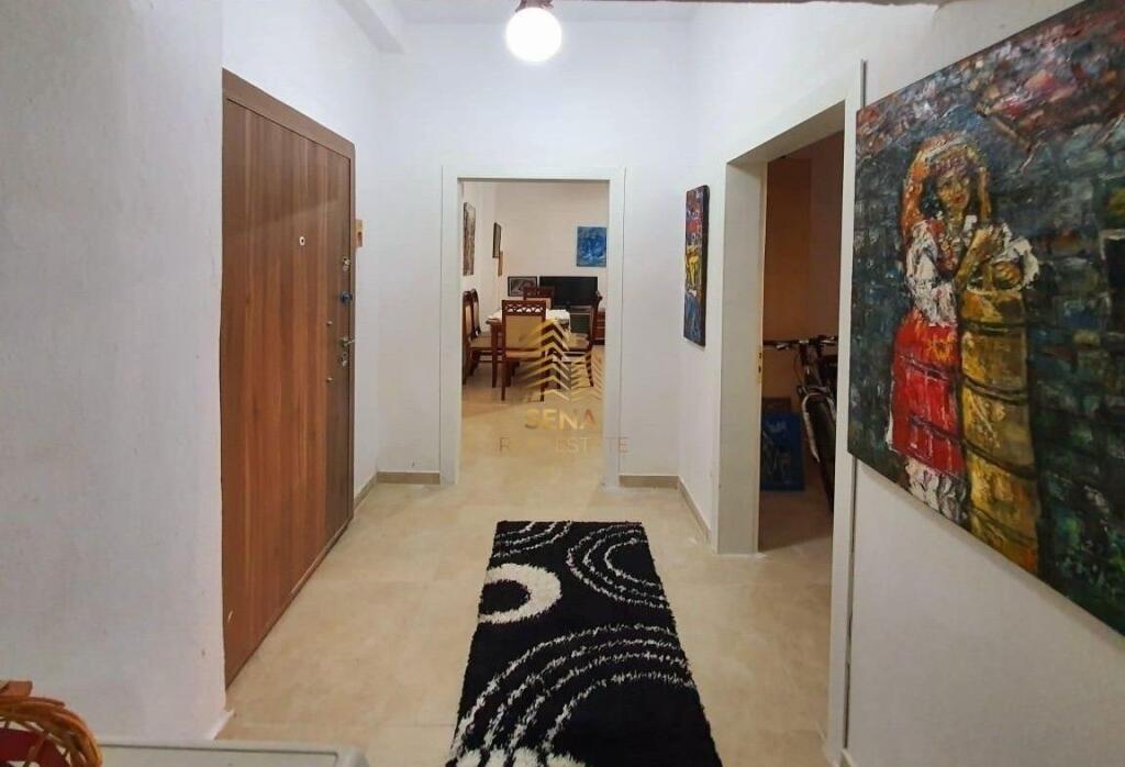 Shitet, Apartament 2+1+Verand+Depo, Xhamia e Tabakeve, 140,000 Euro