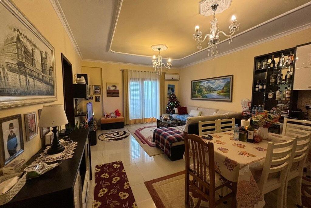 🏡 Apartament 3+1+2 për Shitje – Rruga e Re, Vlorë
