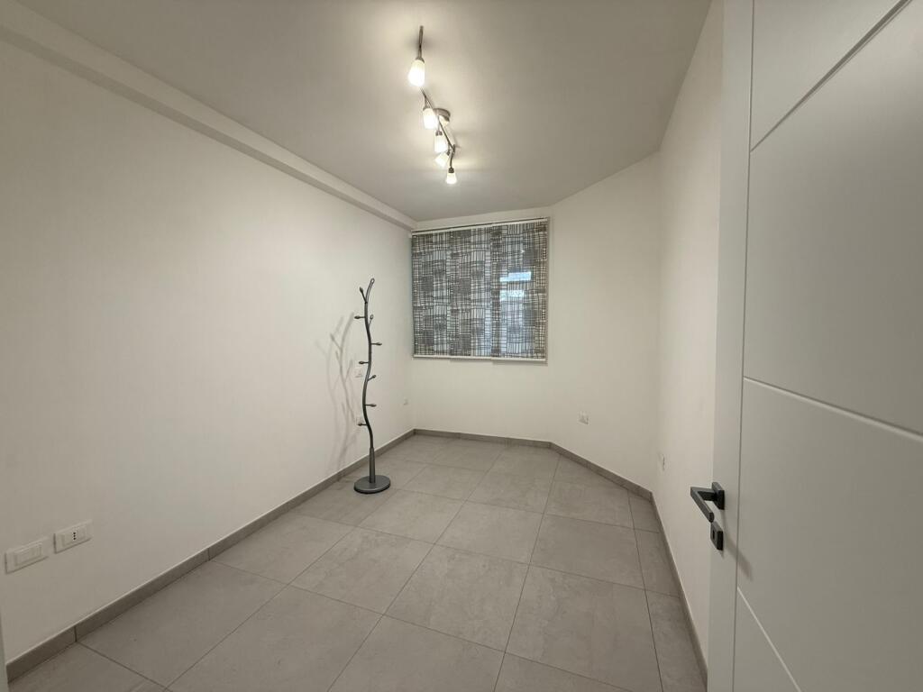 Jepet apartament me qira – zona Ish Ekspozita