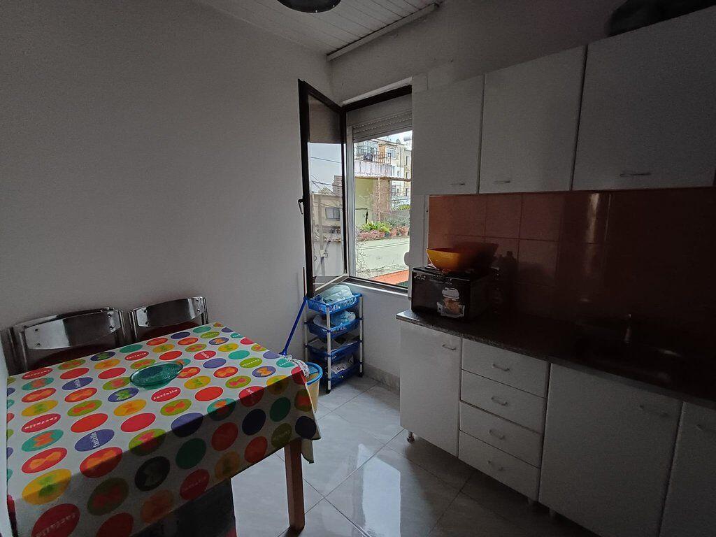 Shitet, Apartament 2+1, Xhamlliku, Tirane.