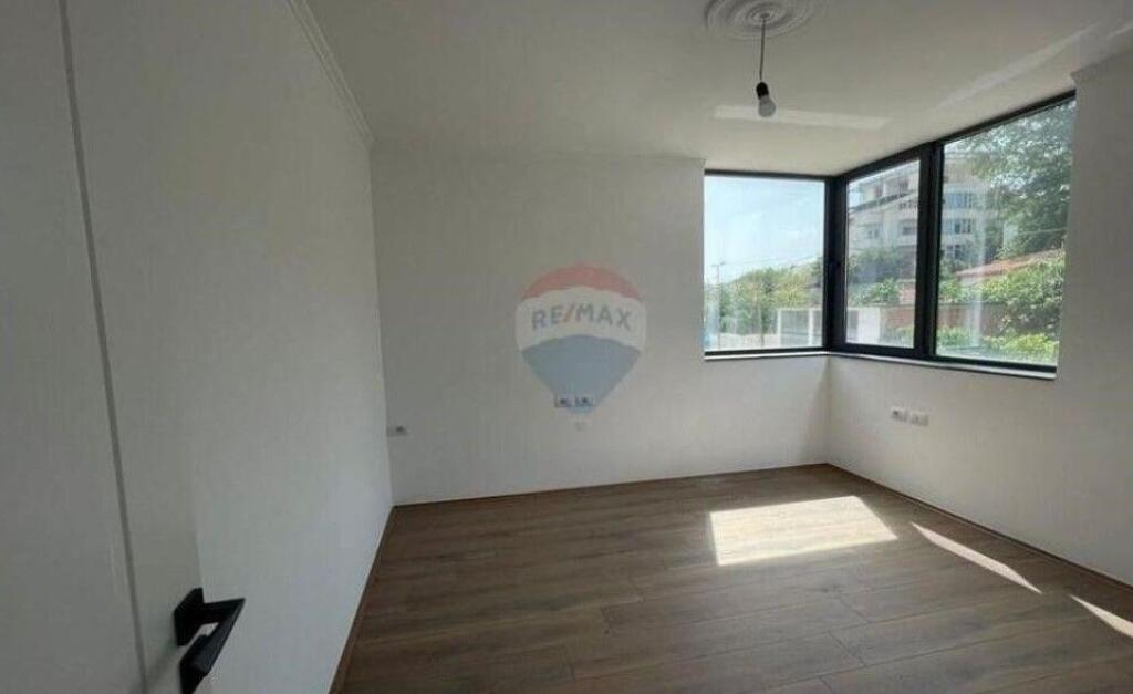 Vilë - Për Shitje - Kombinat, Tiranë(ID: 530361014-46)