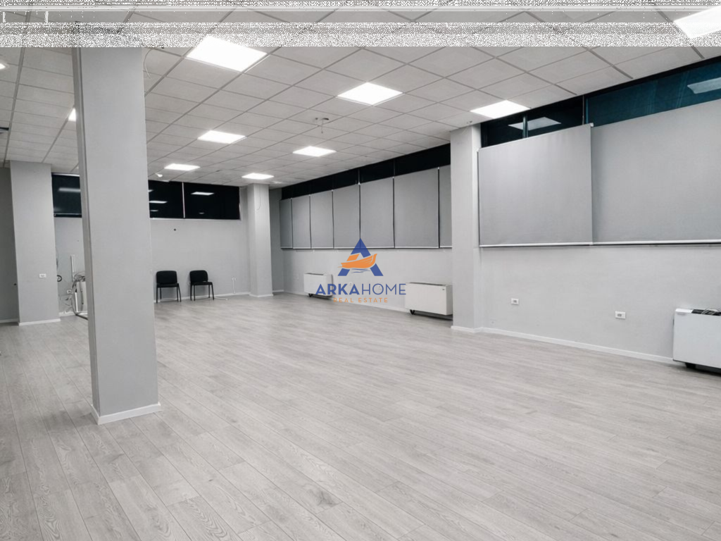 JEPET ZYRE DUBLEX ME QERA 655M2 "RRUGA E KAVAJES,PRANE KISHES" 5800 EURO