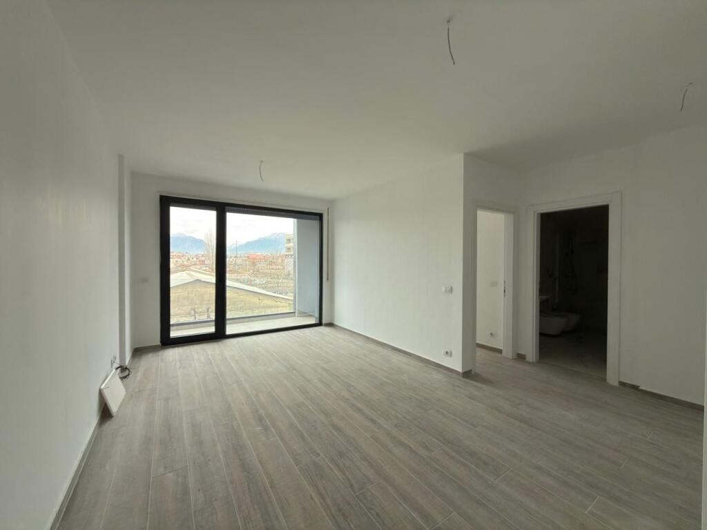Shitet Apartament 1+1+post parkimi, “Ish sheshi Shqiponja”, Tiranë