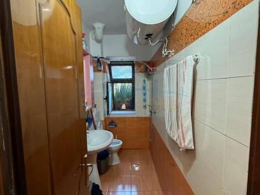 Shitet, Apartament 1+1, Pazari i Ri , Tiranë