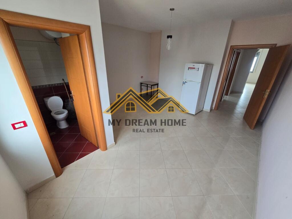 APARTAMENT 2+1+2 PRANE QENDRES PER SHITJE !