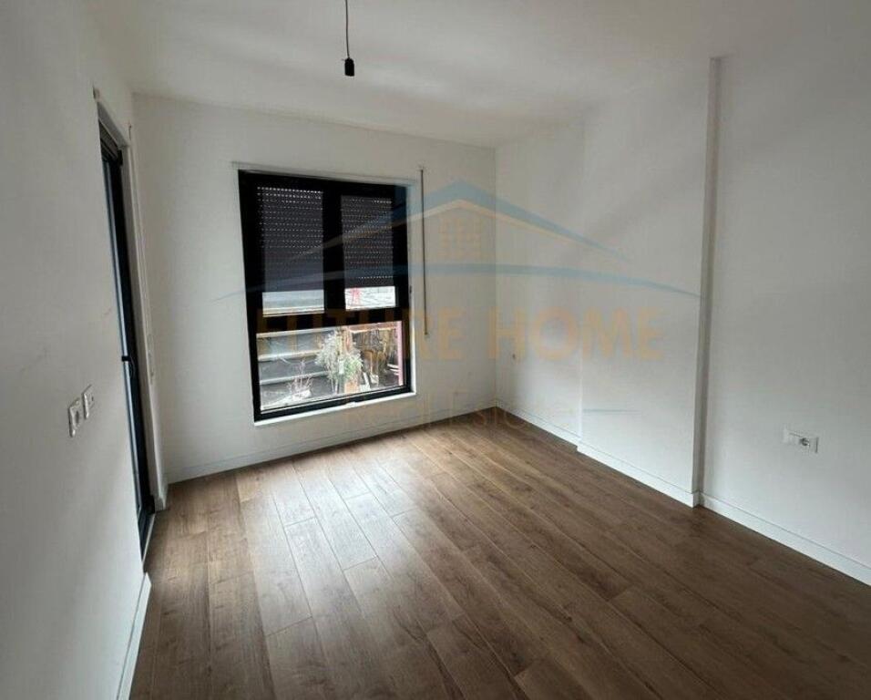 Rent, Apartment 2+1+2, Paris Commune, Tirana