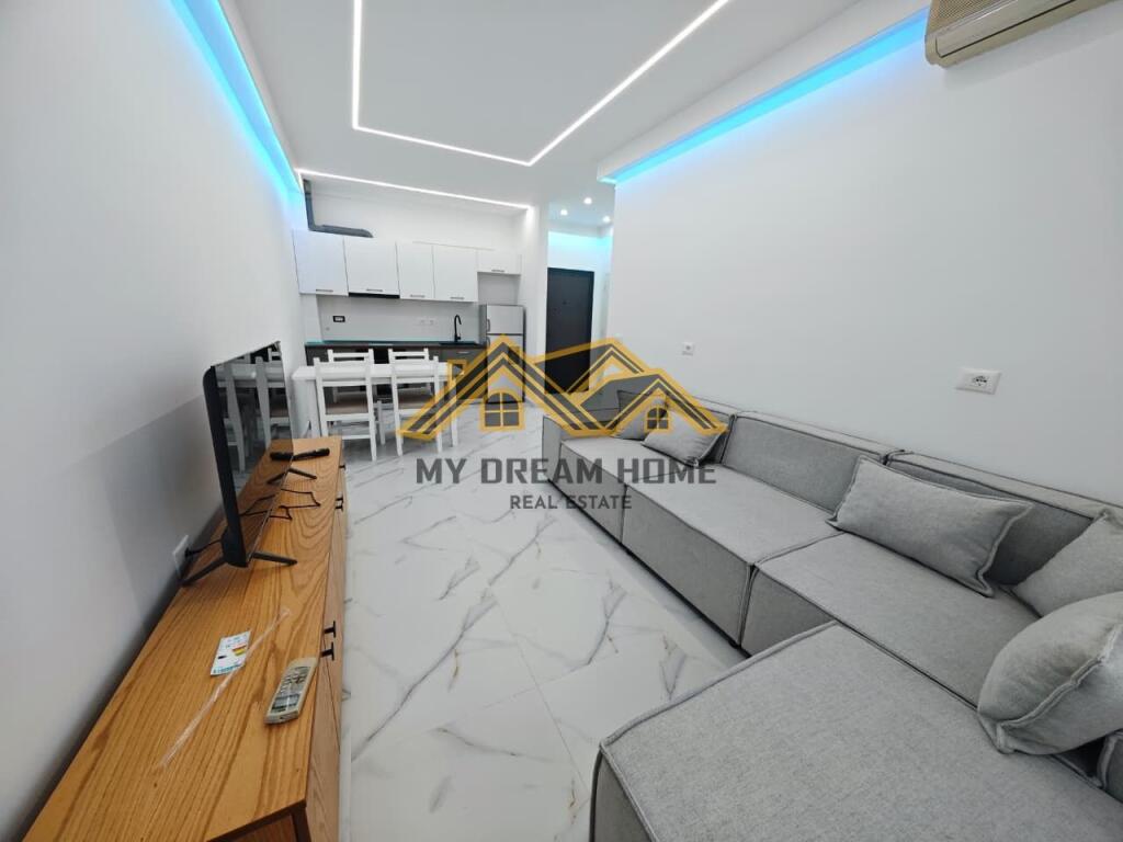 APARTAMENT 1+1 NE QENDER DURRES, PER SHITJE!