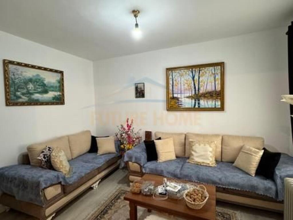 Shitet, Apartament 1+1, Pazari i Ri , Tiranë