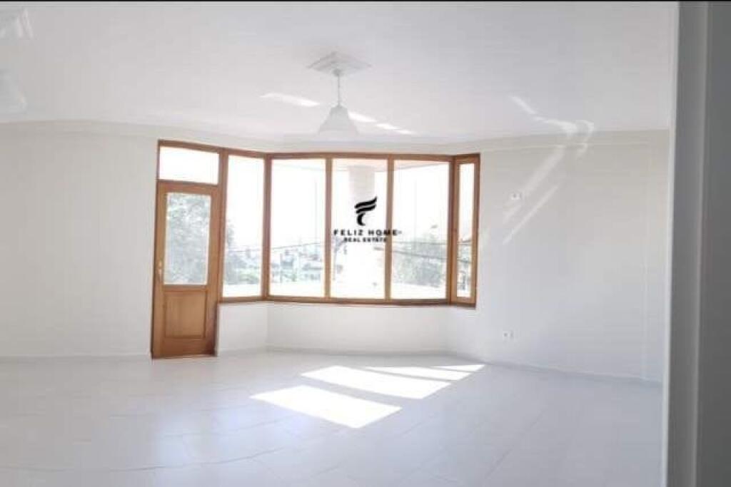 APARTAMENT ME QERA 3+1+2 QYTET STUDENTI 70.000 LEKE