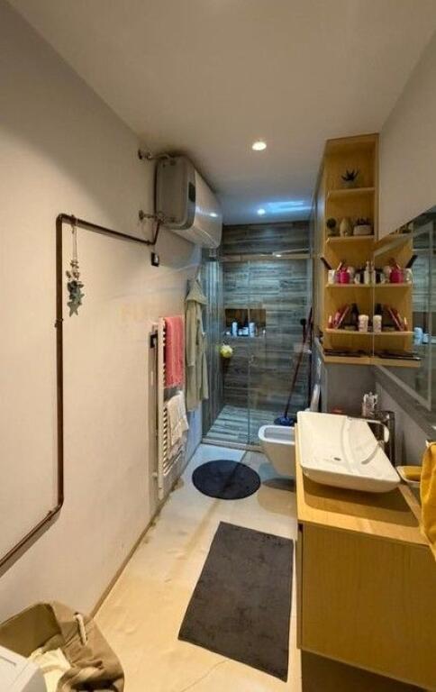 Shitet, Apartament 2+1, Rruga Gramoz Pashko.