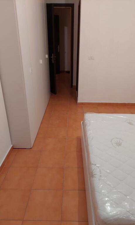 Affittasi appartamento 2+1+2, Astir complesso Fratari di fronte al Parco Giochi 450 mila lek