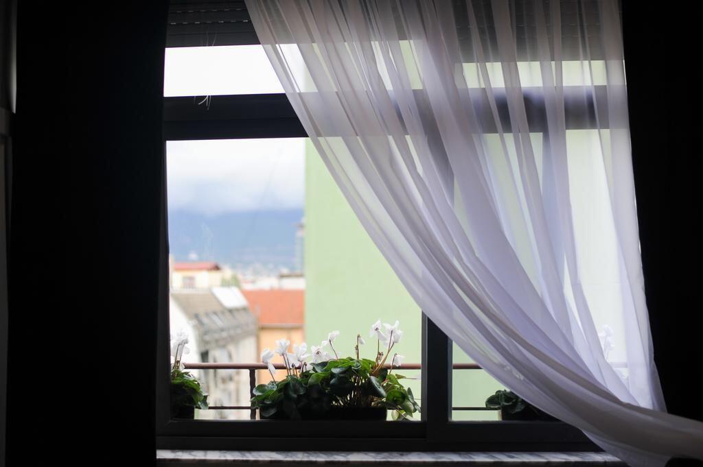 🏡 Jepet me qira apartament 2+1+2 në Bllok – Tiranë