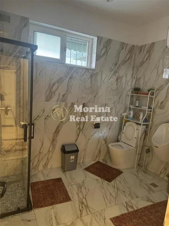 Shitet Vile nje kateshe, te Blloku Vasil Shanto, 150000 Euro