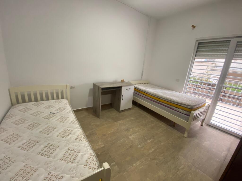 2+1 con veranda, via Peti, lago secco, 550 euro