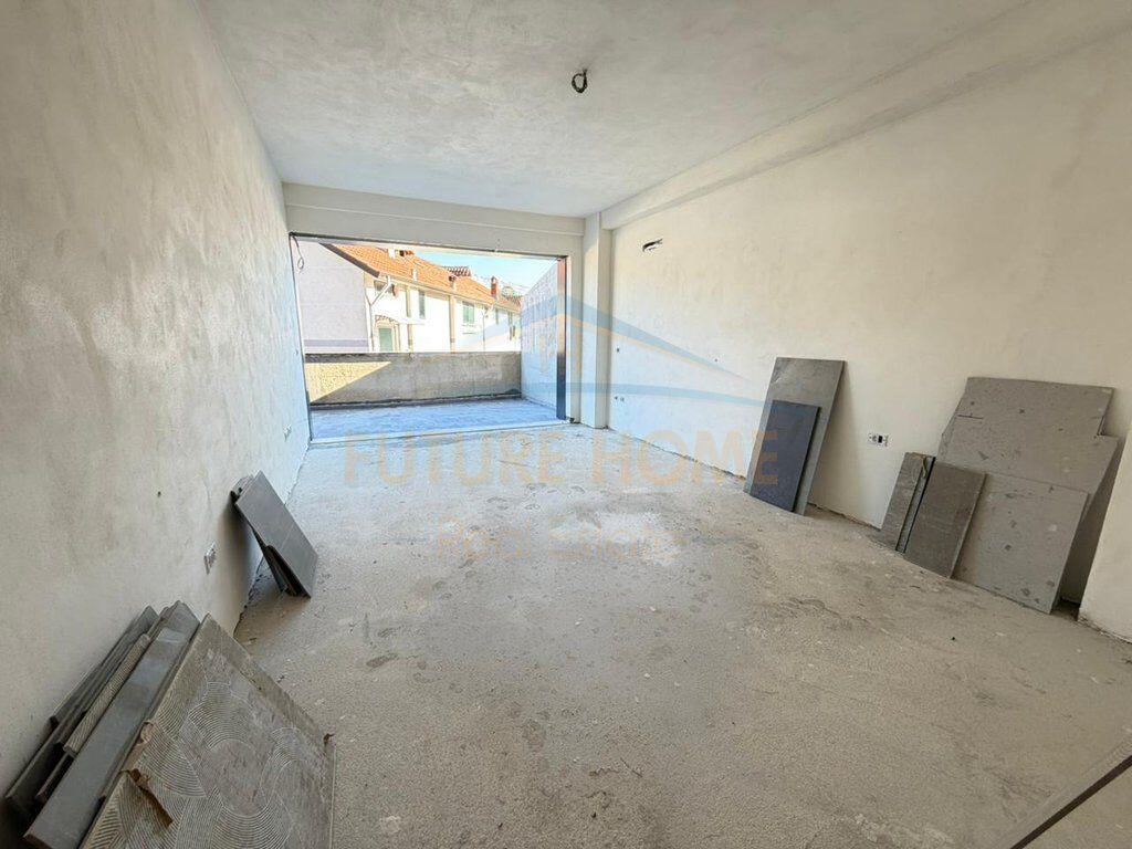 In vendita, monolocale, presso il Complesso Grand, Tirana.