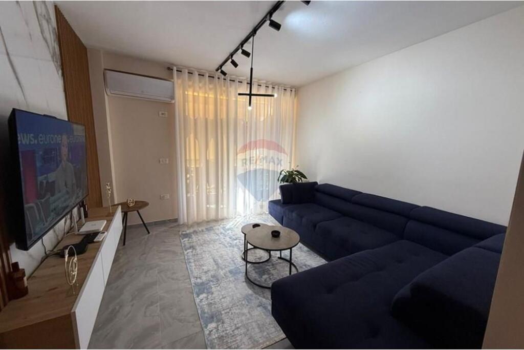 Shitet Apartament 2+1, Kompleksi Tom Doshi!