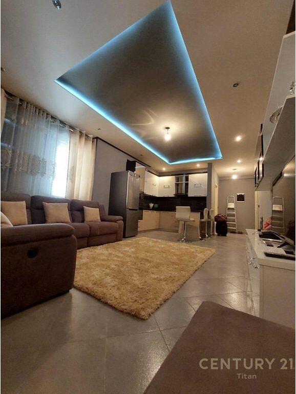 VENDESI APPARTAMENTO 2+1+2+1 BALCONE A ASTIR!