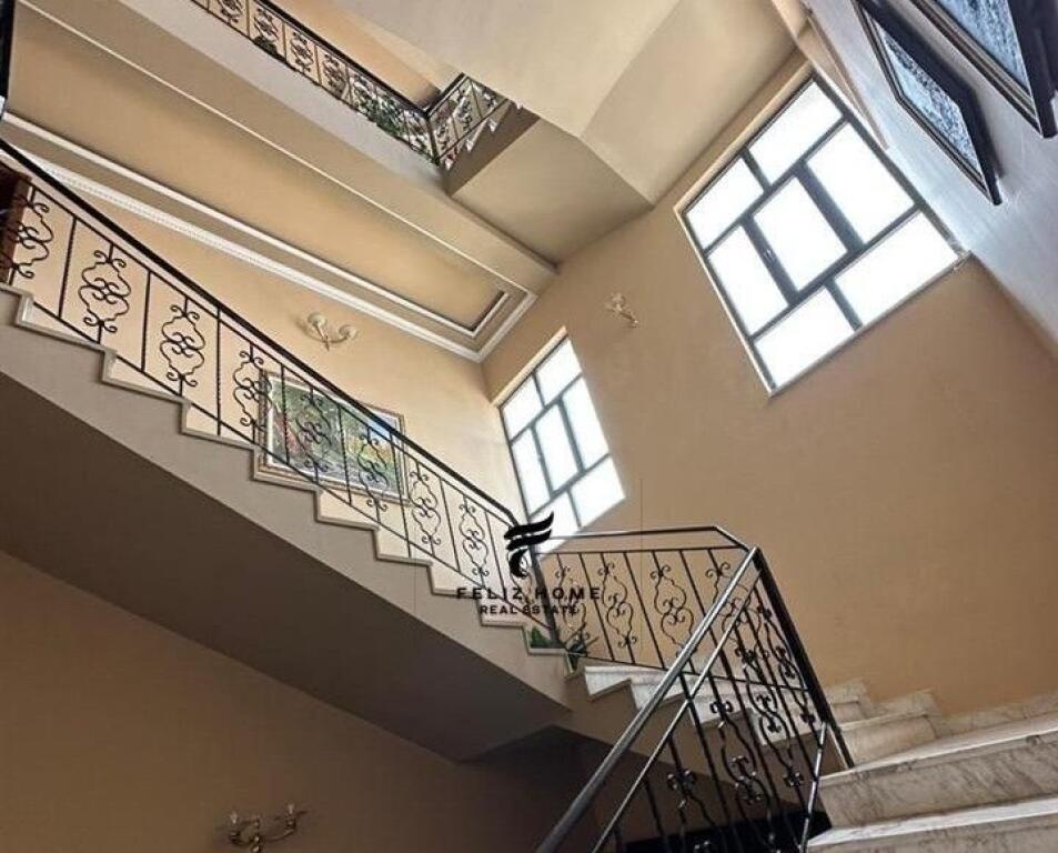 AMBIENT BIZNESI ME QERA 761 M2 ASTIR 5.000 EURO