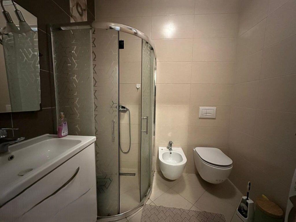 Apartament 2+1 Per Qira Prane Rruges Kosovareve! 800 € /Muaj