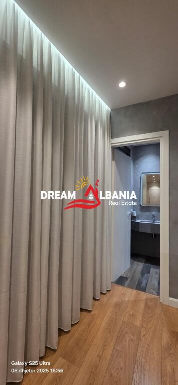 Jepet me qera Duplex dhe 2 post parkimi ne rrugen e Barrikadave prane Qendres ne Tirane (ID 42211370)