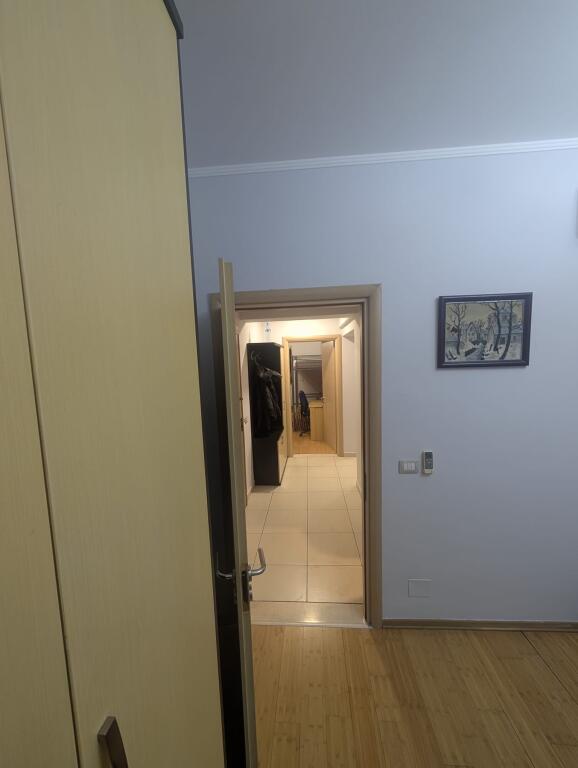 Apartment 2+1, Myslym Shyr!