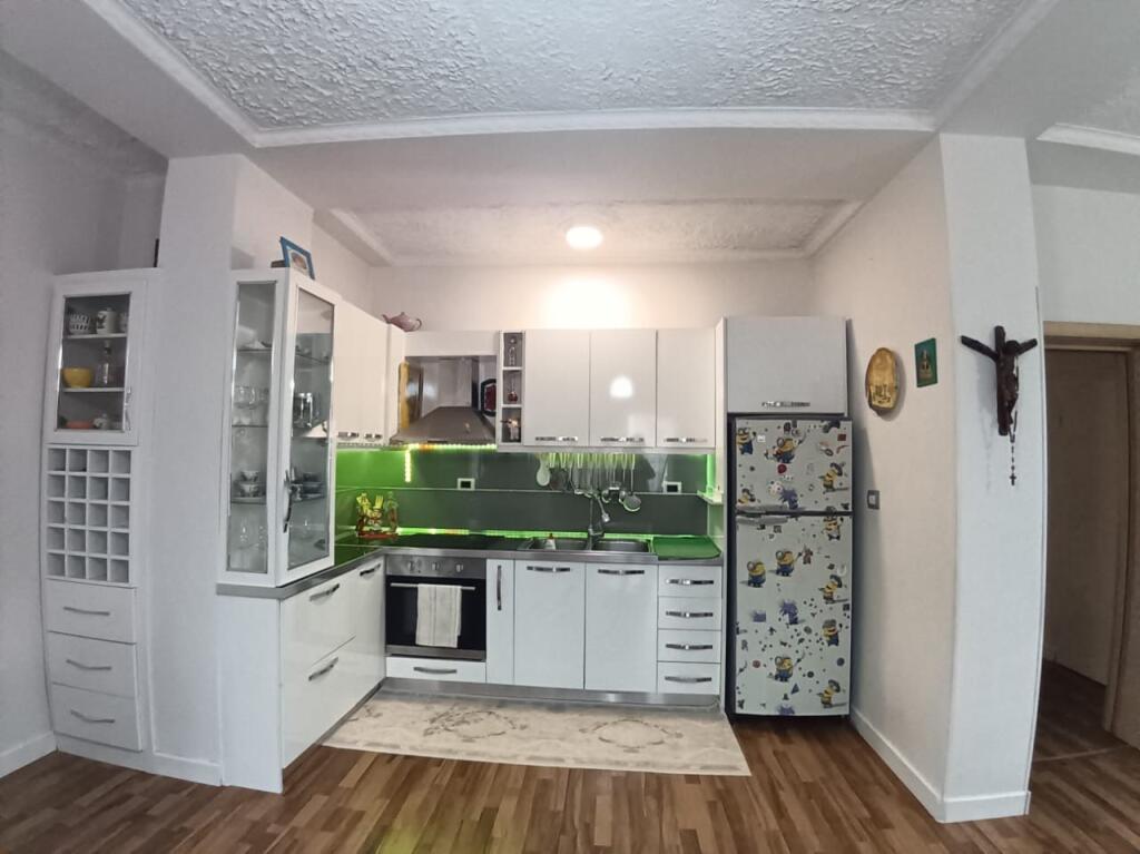 Apartament 2+1+2 per shitje , Shkolla Baletit
