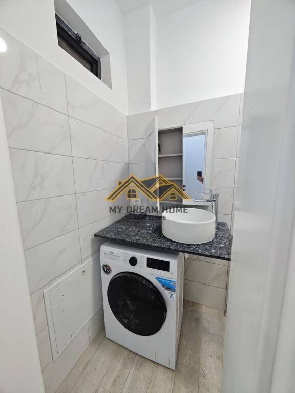 APARTAMENT 1+1 NE QENDER DURRES, PER SHITJE!