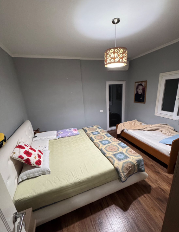 🏠 Shitet apartament 2+1 – Pranë Stadiumit Dinamo