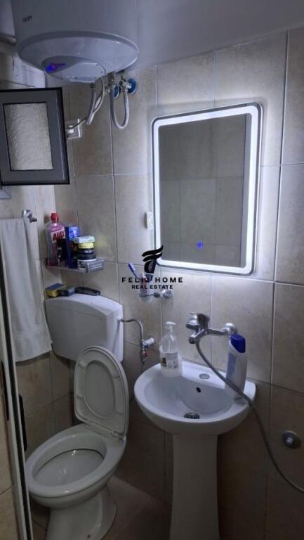 GARSONIERE ME QERA 21 DHJETORI 350 EURO