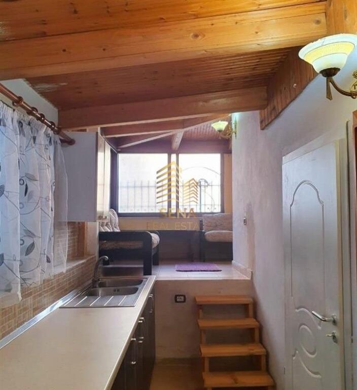 Shitet, Apartament 2+1+Verand+Depo, Xhamia e Tabakeve, 140,000 Euro